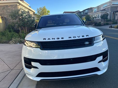 Used 2023 Land Rover Range Rover Sport SE Dynamic image 8