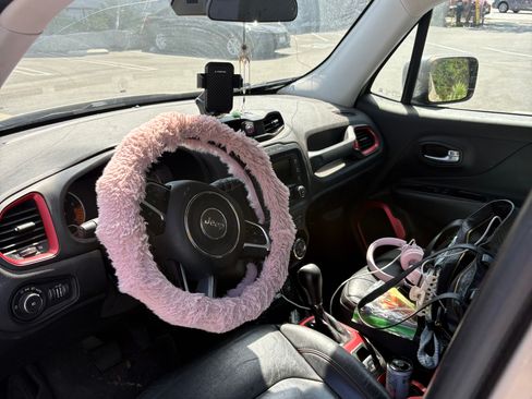 Used 2015 Jeep Renegade Trailhawk w/ Premium Leather Group AWD/4WD image 10