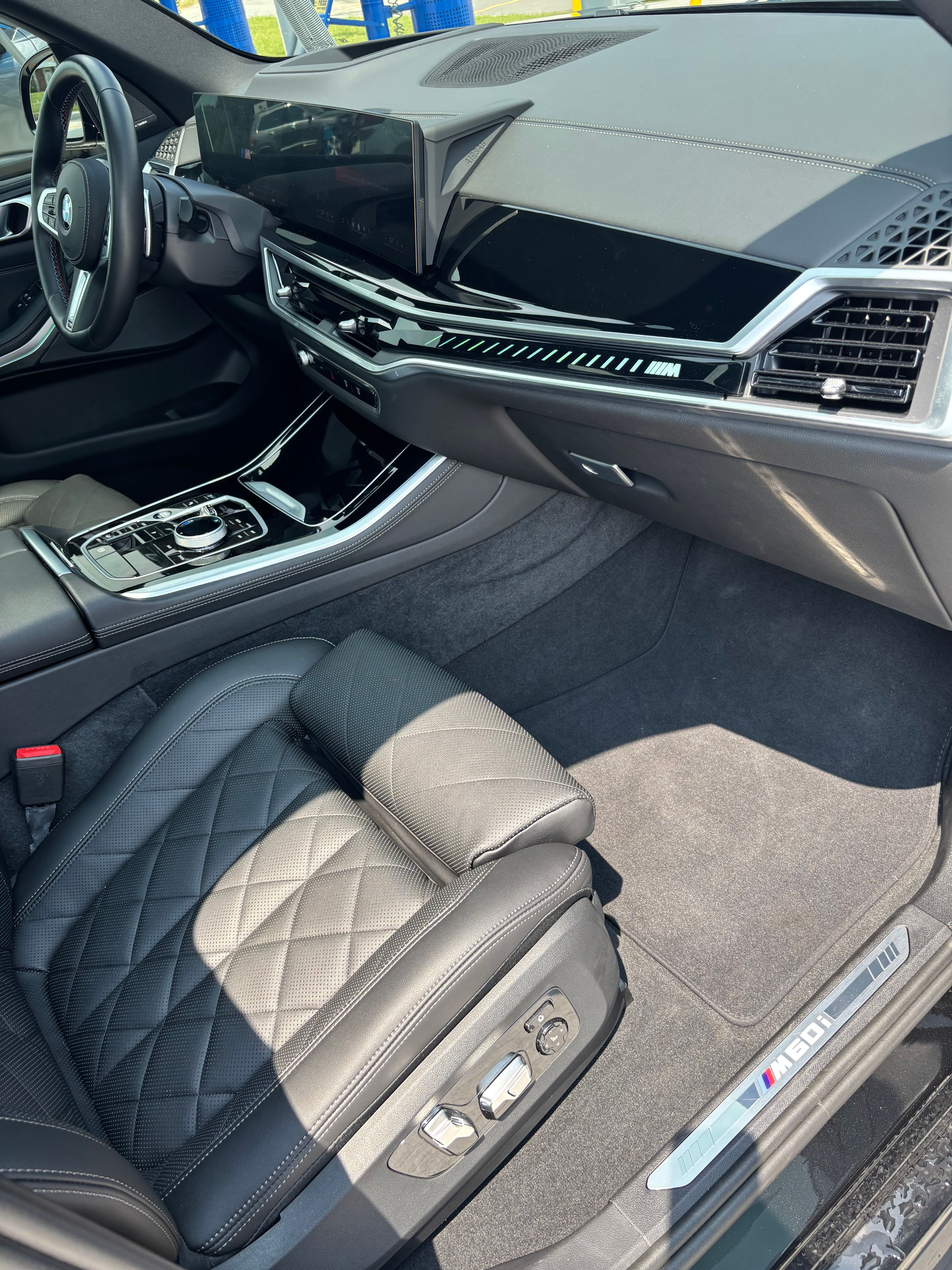 Used 2024 BMW X5 M60i AWD/4WD image 11