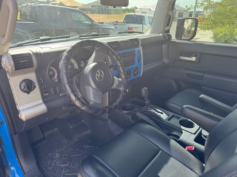 Used 2008 Toyota FJ Cruiser 2WD image 12