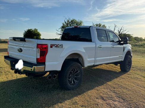 Used 2019 Ford F250 XLT w/ XLT Premium Package AWD/4WD image 13