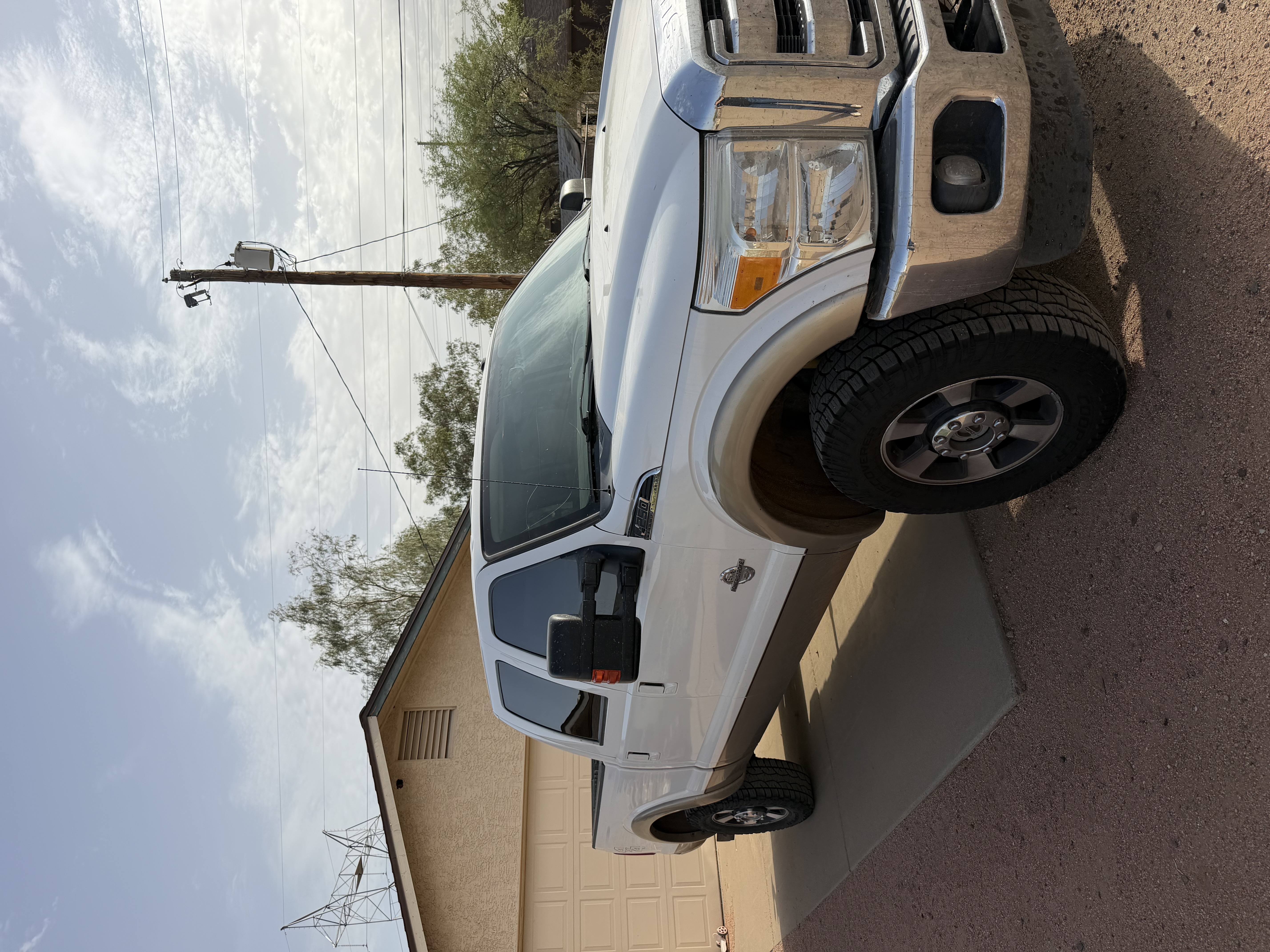 Used 2014 Ford F250 Lariat w/ Lariat Interior Package AWD/4WD image 4