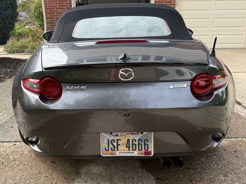 Used 2019 MAZDA MX-5 Miata Club w/ I-ACTIVSENSE Club Package image 26