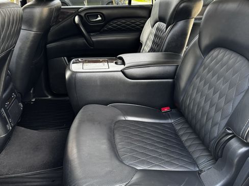 Used 2018 INFINITI QX80 Sport Utility 4D w/ Deluxe Technology Package image 9