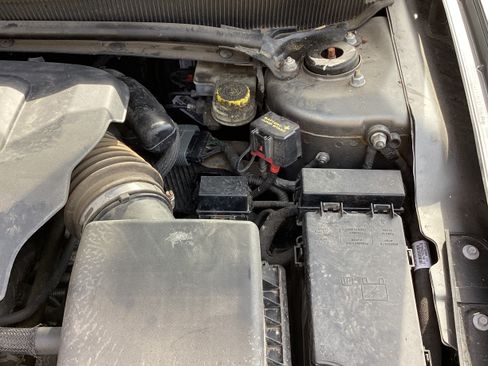 Used 2013 Dodge Avenger SE image 31