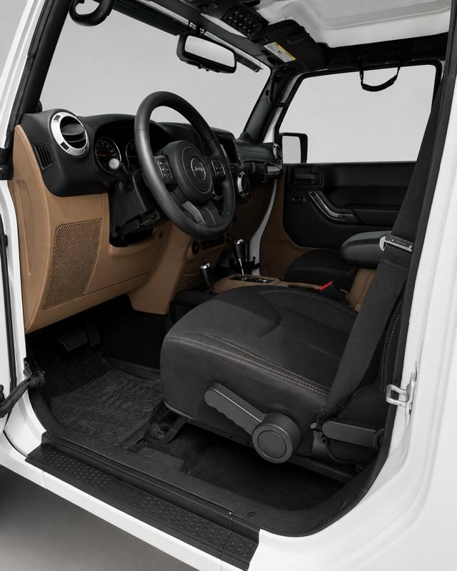 Used 2014 Jeep Wrangler Unlimited Sahara w/ Dual Top Group AWD/4WD image 11