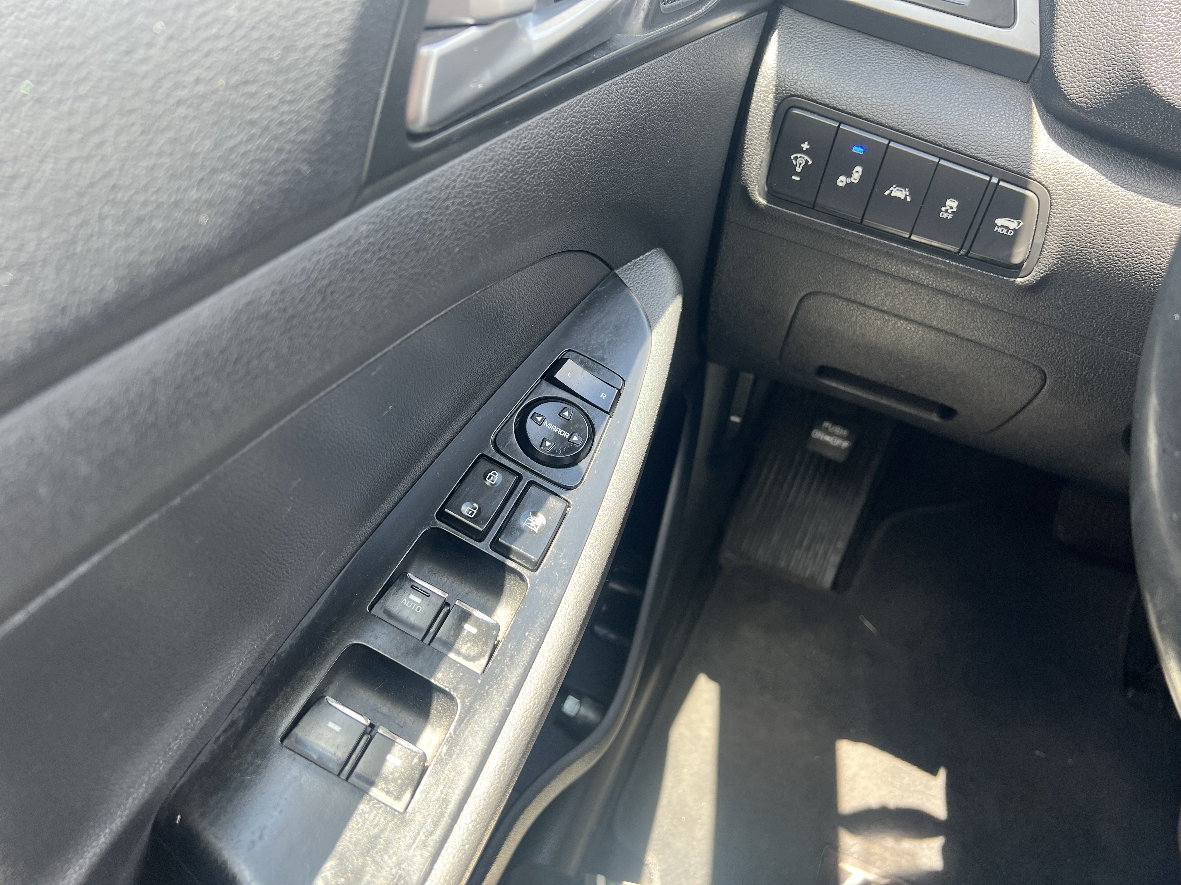Used 2016 Hyundai Tucson Limited w/ Option Group 03 FWD image 16