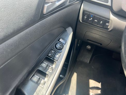 Used 2016 Hyundai Tucson Limited w/ Option Group 03 FWD image 16