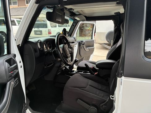 Used 2013 Jeep Wrangler Sport AWD/4WD image 9