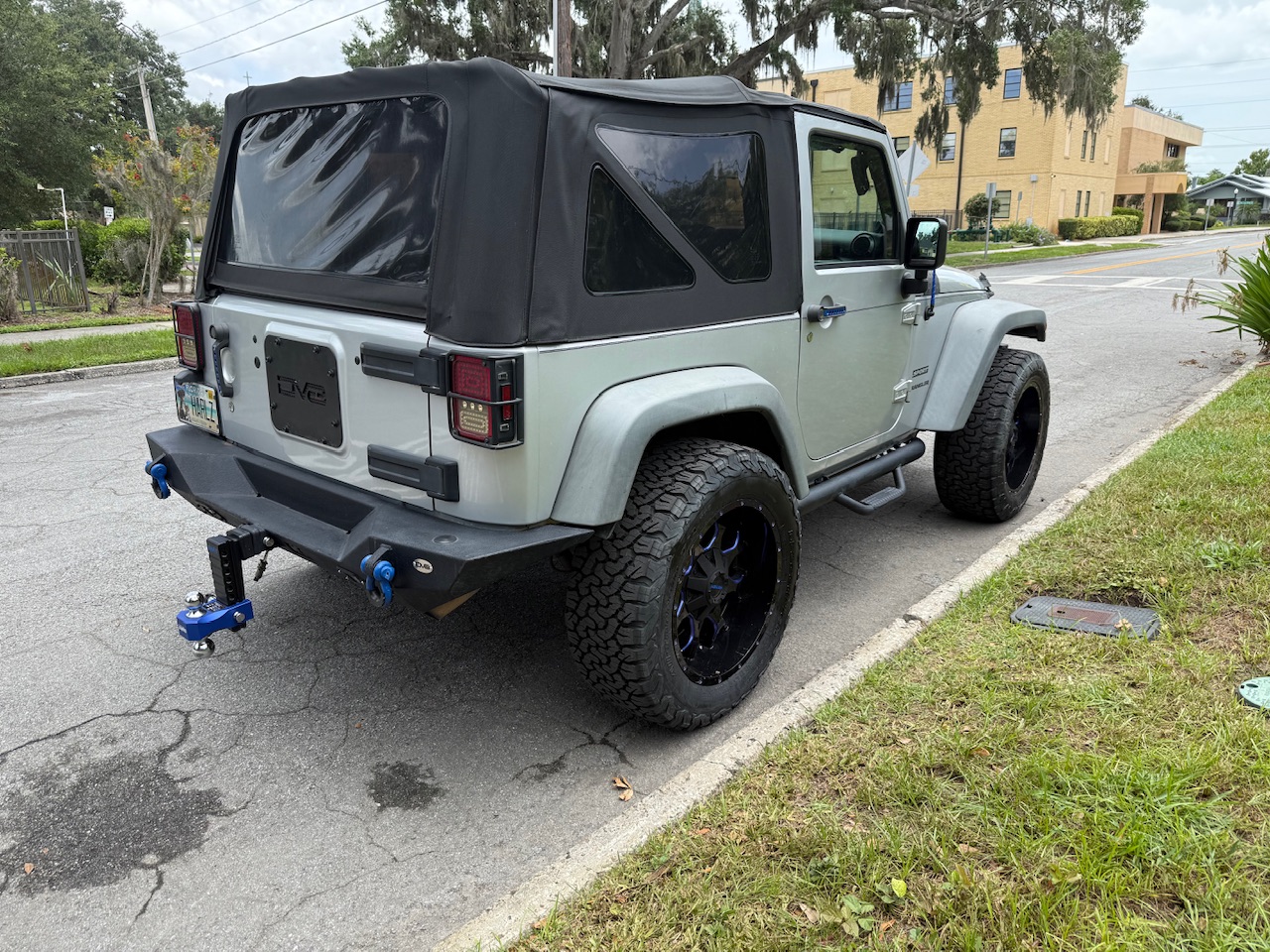 Used 2012 Jeep Wrangler Sport AWD/4WD image 6