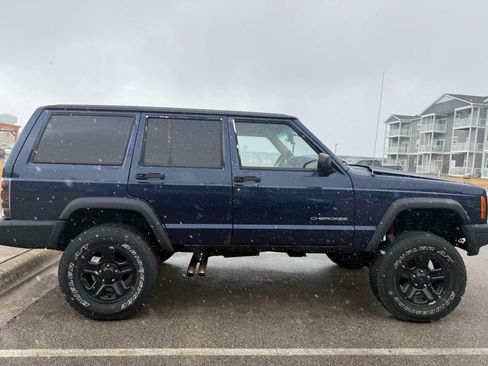 Used 1997 Jeep Cherokee SE image 9