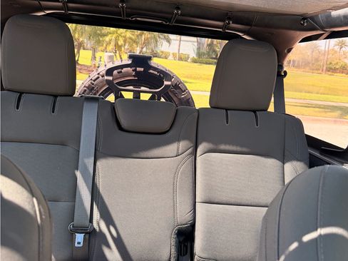 Used 2019 Jeep Wrangler Unlimited Sport S image 26