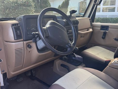 Used 2000 Jeep Wrangler Sahara image 8