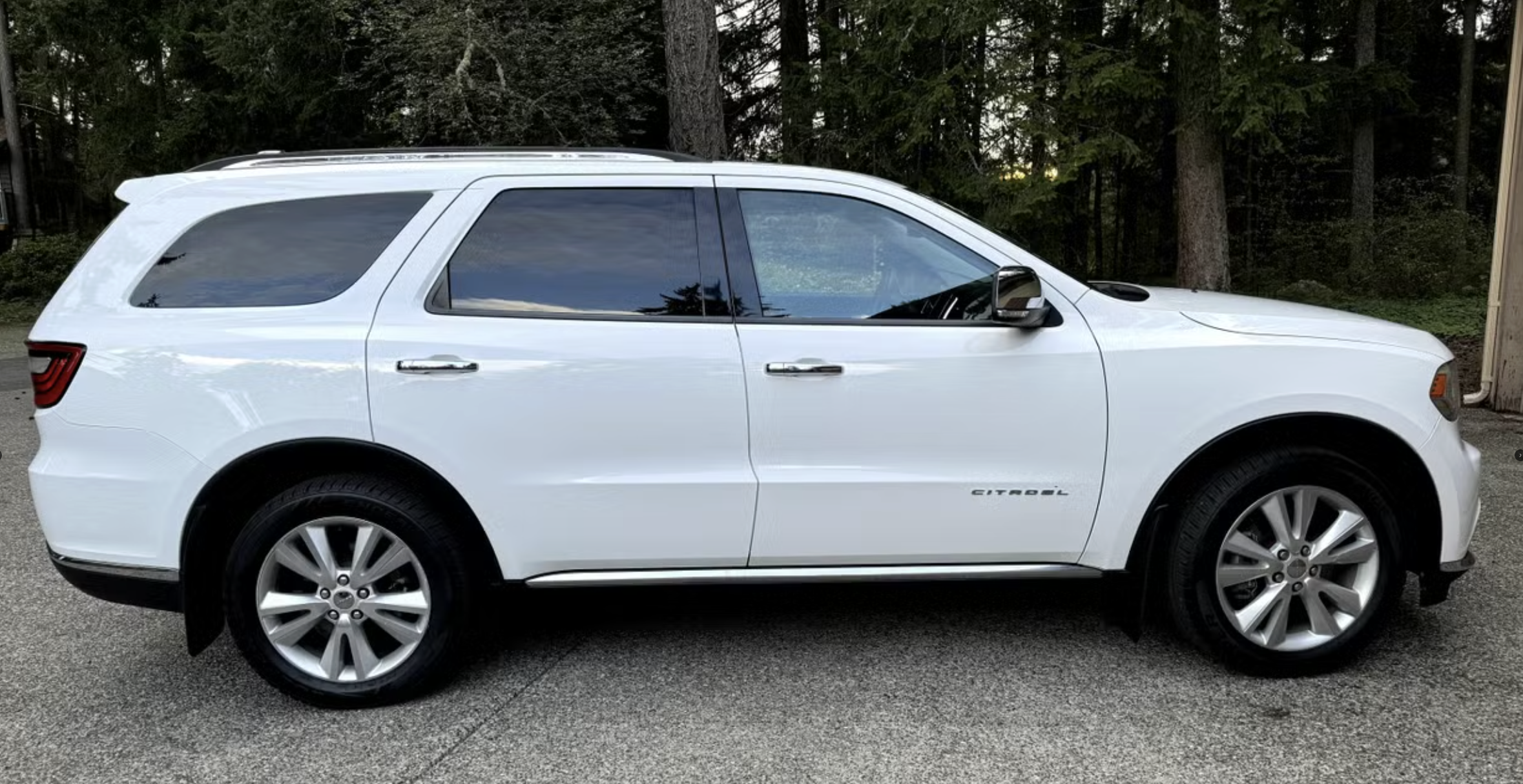 Used 2014 Dodge Durango Citadel w/ Technology Group AWD/4WD image 2