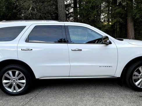 Used 2014 Dodge Durango Citadel w/ Technology Group image 2