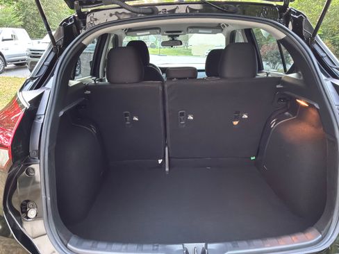 Used 2022 Nissan Kicks S FWD image 11