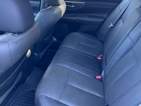 Used 2013 Nissan Altima 2.5 SL w/ Technology Pkg image 11