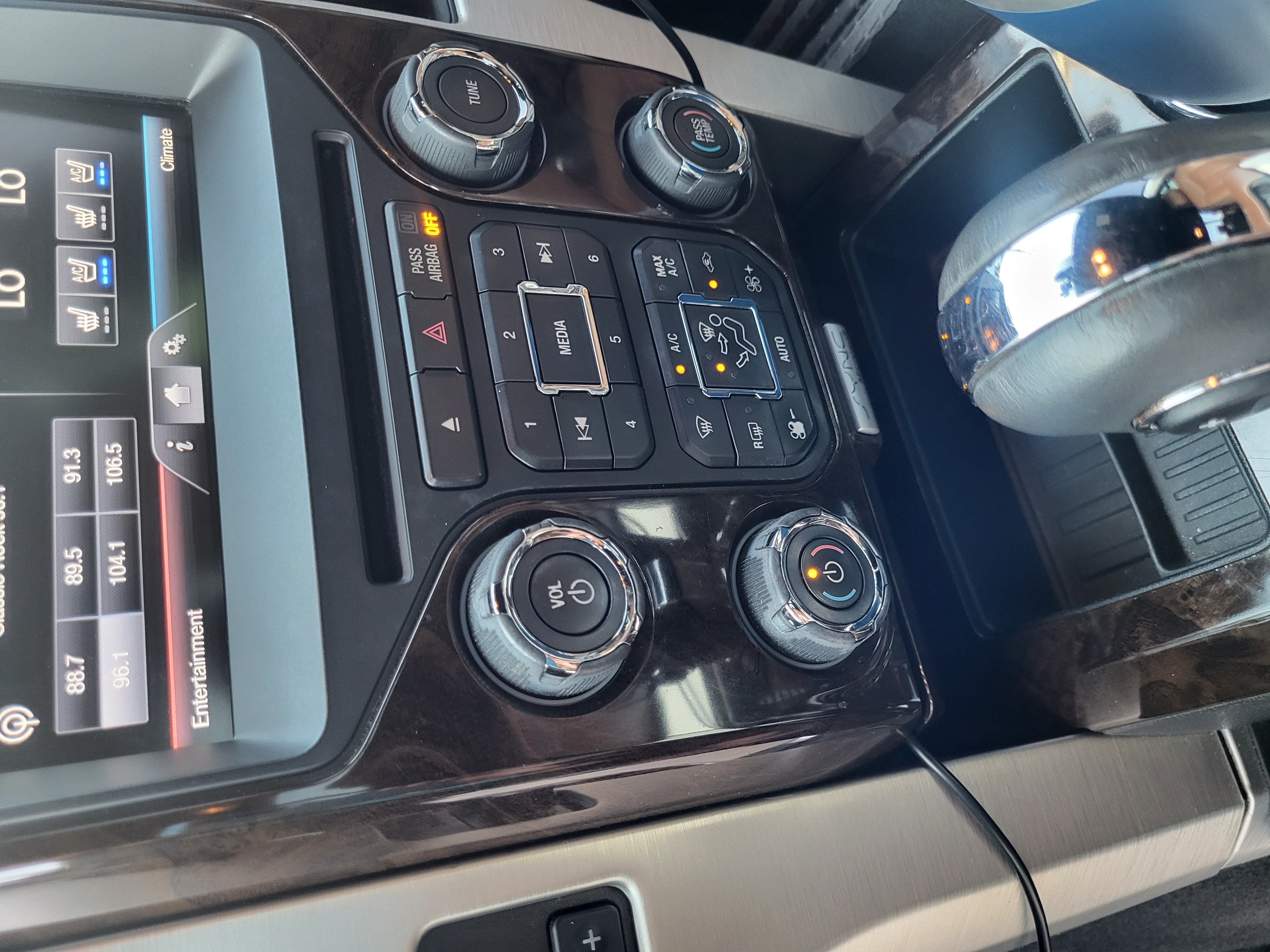 Used 2013 Ford F150 Platinum AWD/4WD image 11