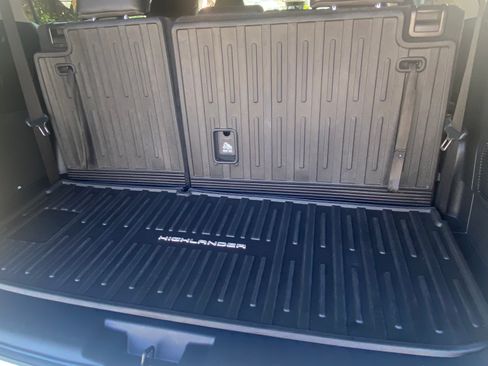 Used 2023 Toyota Highlander Platinum image 15