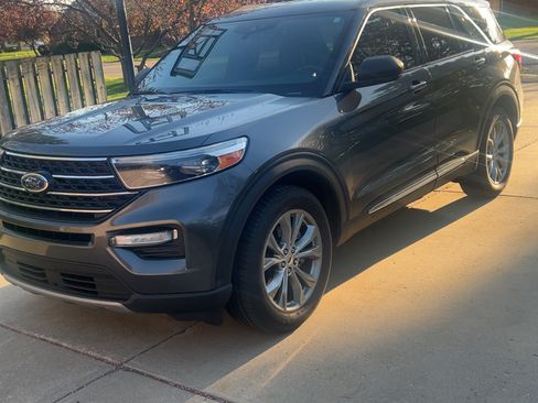 Used 2020 Ford Explorer XLT w/ Equipment Group 202A AWD/4WD image 1