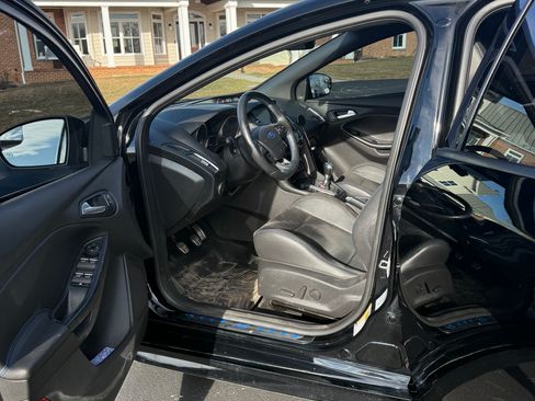 Used 2017 Ford Focus RS image 17