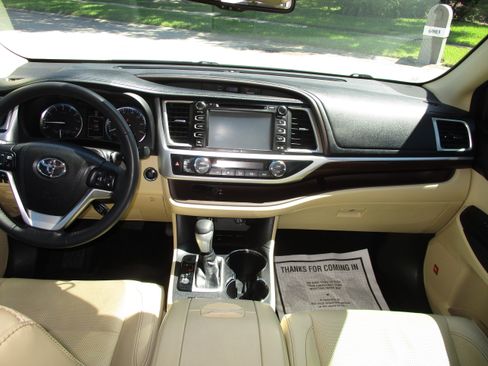 Used 2015 Toyota Highlander Limited FWD image 13