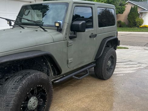Used 2015 Jeep Wrangler Sport w/ Connectivity Group AWD/4WD image 6