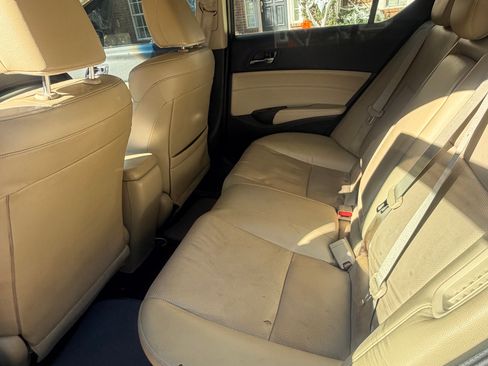 Used 2013 Acura ILX Hybrid w/ Technology Package image 12