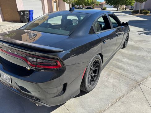 Used 2019 Dodge Charger Scat Pack w/ Plus Group RWD image 8