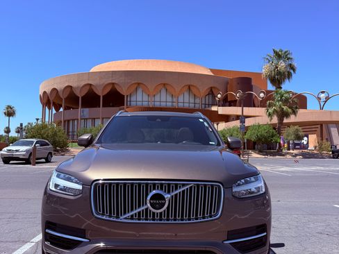 Used 2017 Volvo XC90 T8 Inscription w/ Vision Package AWD/4WD image 14