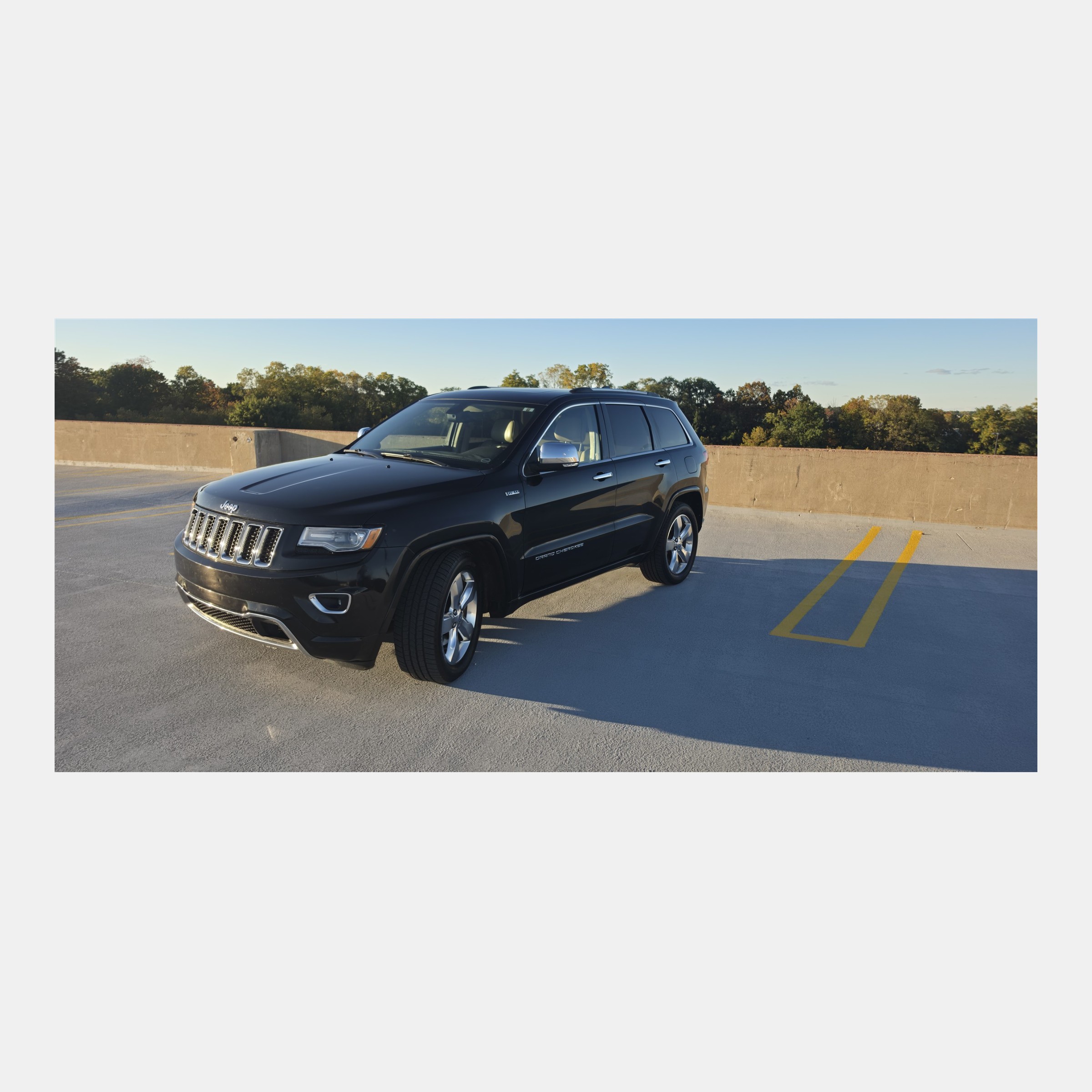 Used 2014 Jeep Grand Cherokee Overland AWD/4WD image 1