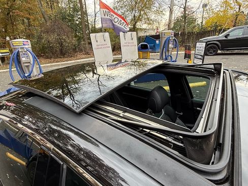 Used 2019 Genesis G70 2.0T Advanced w/ Sport Package image 8