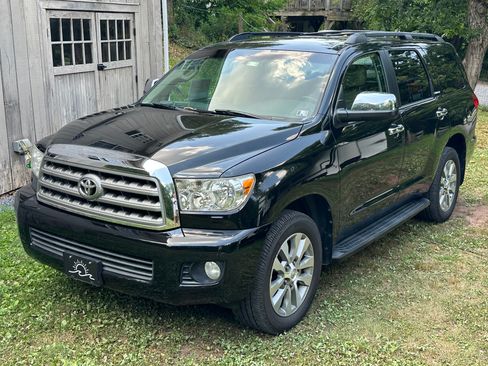 Used 2016 Toyota Sequoia Limited w/ Safety & Convenience Package AWD/4WD image 6
