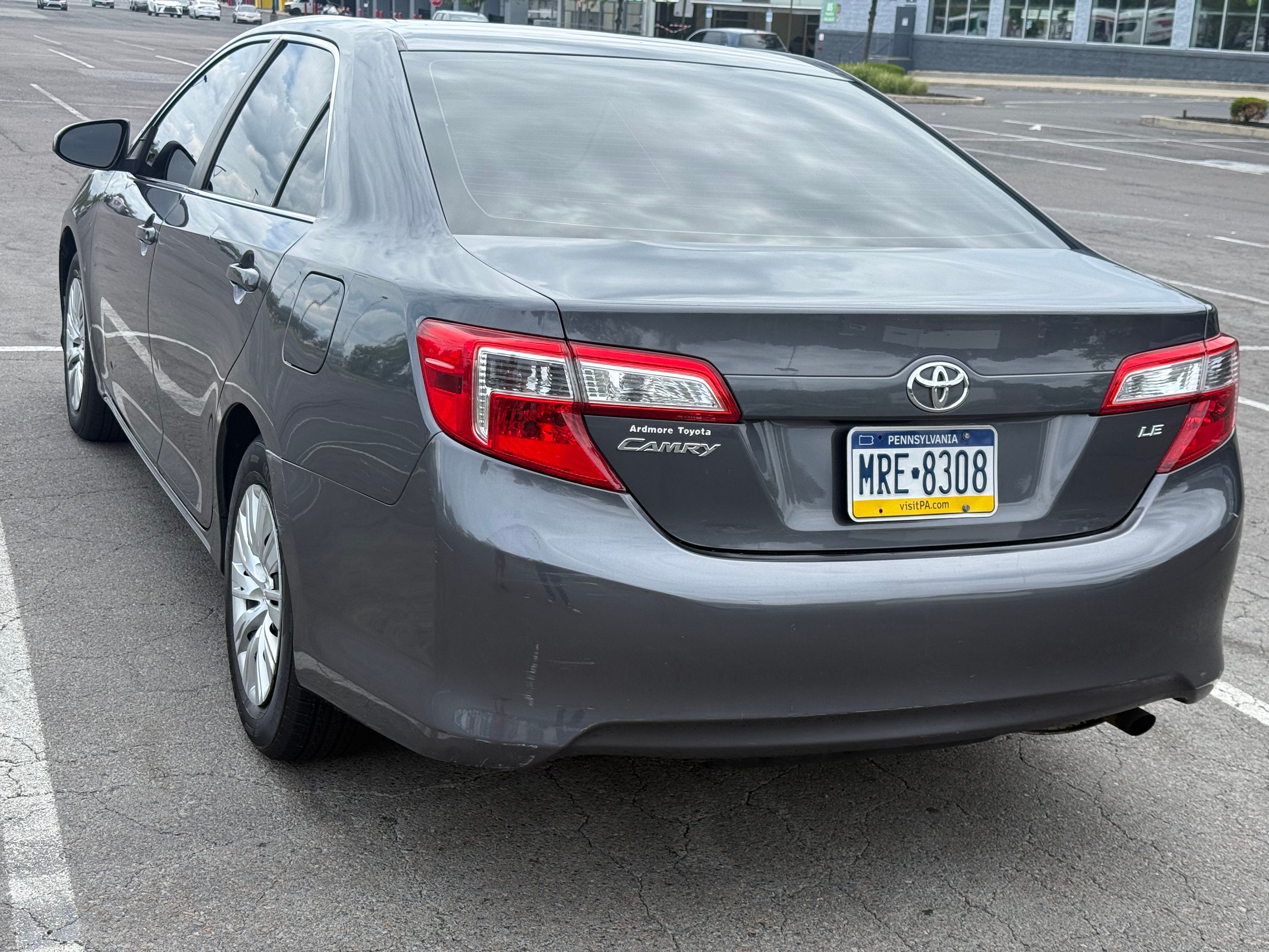 Used 2012 Toyota Camry LE FWD image 4
