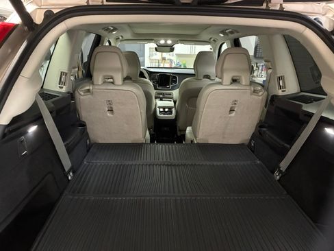 Used 2024 Volvo XC90 B6 Plus w/ Protection Package AWD/4WD image 10