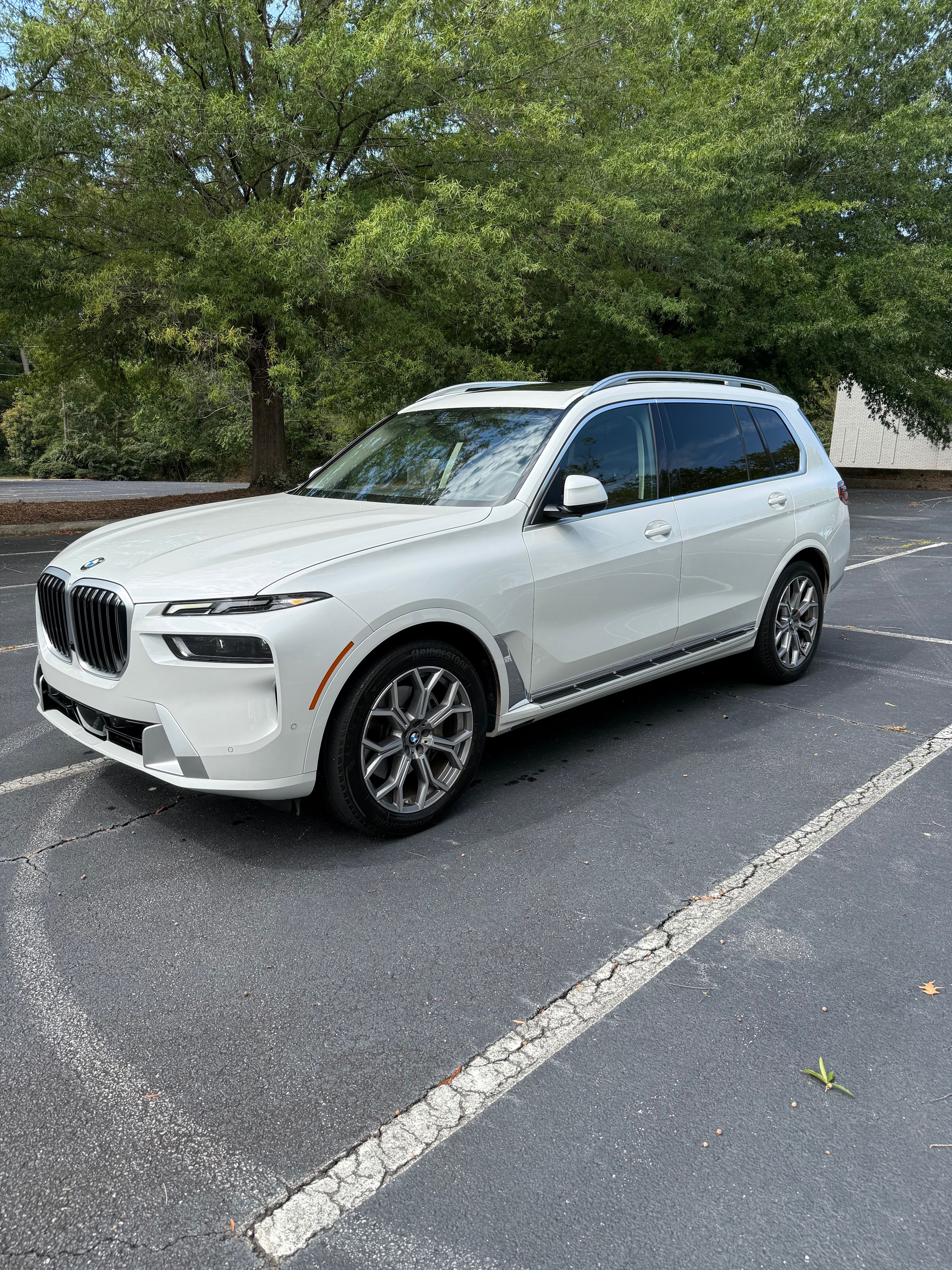 Used 2023 BMW X7 xDrive40i w/ Executive Package AWD/4WD image 1