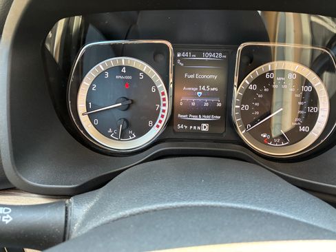 Used 2018 Nissan Titan SL w/ Chrome Package image 6