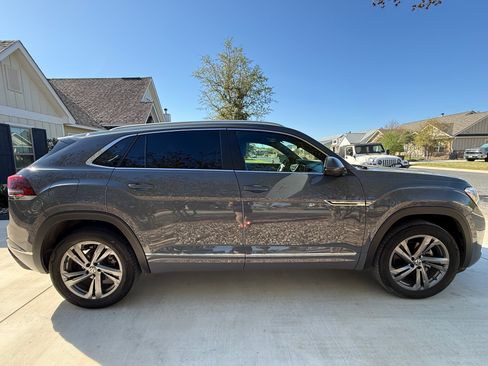 Used 2024 Volkswagen Atlas Cross Sport SEL R-Line image 6