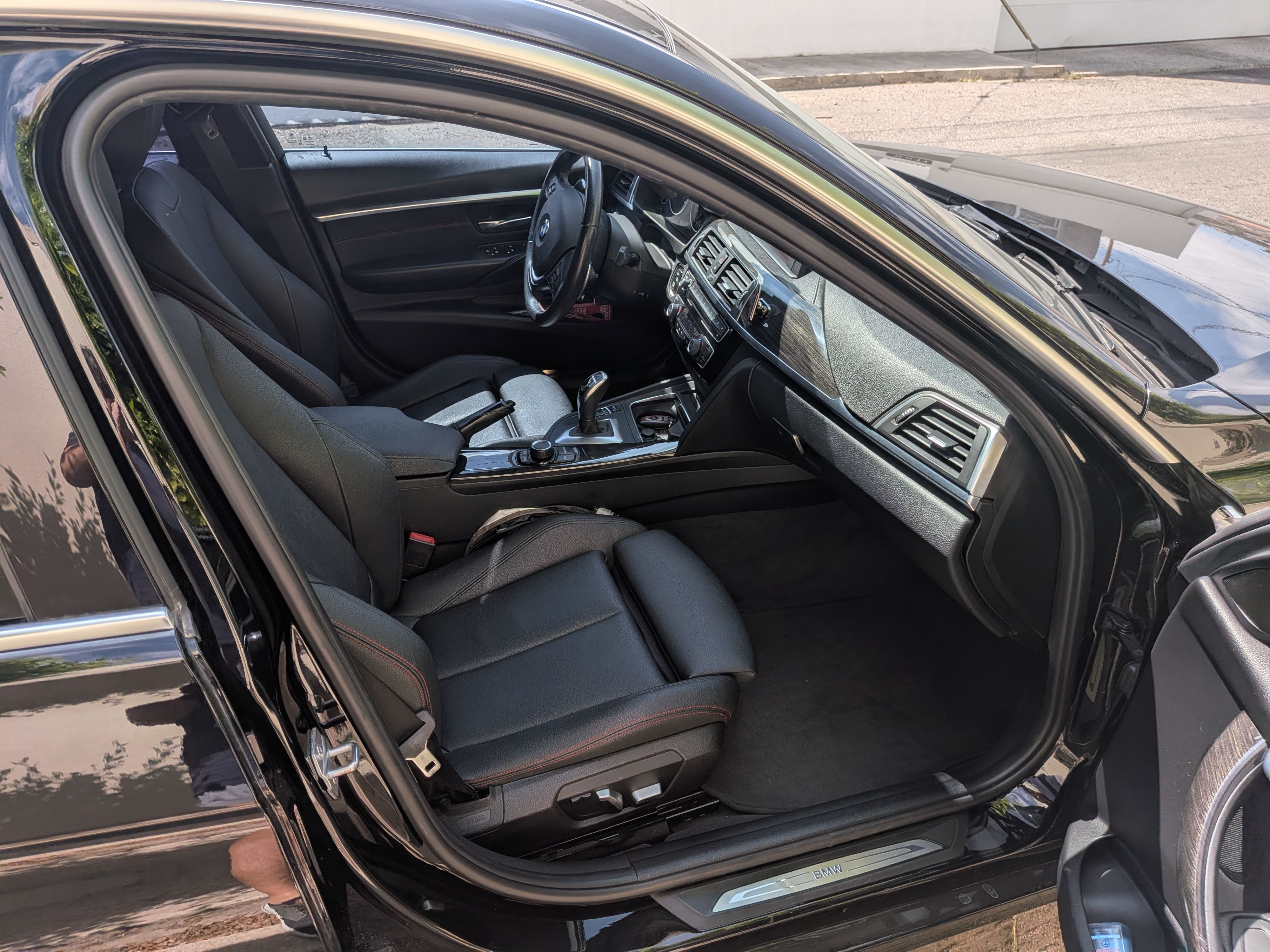 Used 2018 BMW 330i Sedan RWD image 12