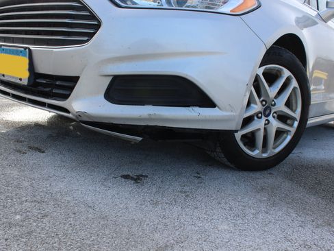 Used 2014 Ford Fusion SE image 9