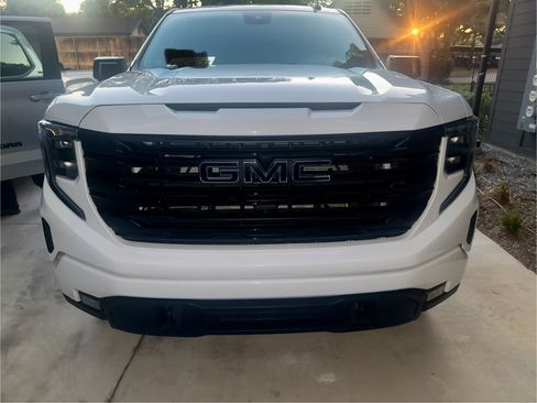 Used 2022 GMC Sierra 1500 Elevation w/ Elevation Premium Package AWD/4WD image 10