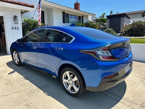 Used 2016 Chevrolet Volt LT w/ Comfort Package FWD image 8