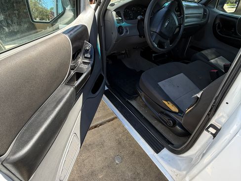 Used 2011 Ford Ranger XLT image 5