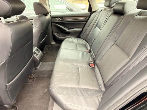 Used 2018 Honda Accord Touring image 21