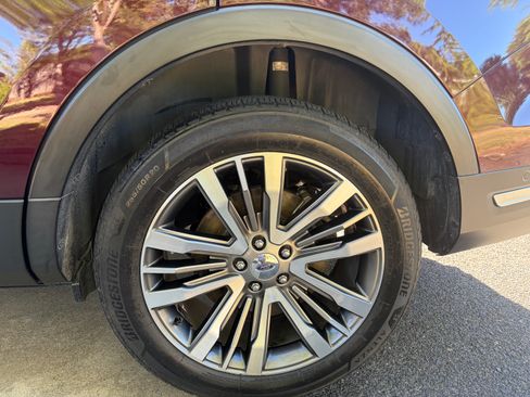 Used 2018 Ford Explorer Platinum AWD/4WD image 6