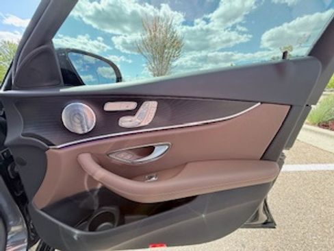 Used 2021 Mercedes-Benz E 350 Sedan image 11