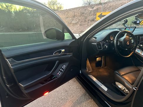 Used 2014 Porsche Panamera 4S image 18