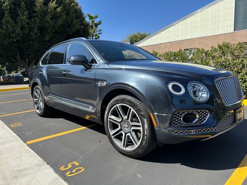 Used 2018 Bentley Bentayga Activity AWD/4WD image 5