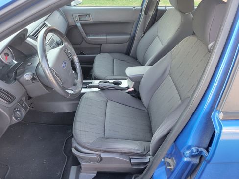 Used 2011 Ford Focus SE w/ 201A Rapid Spec Order Code image 8