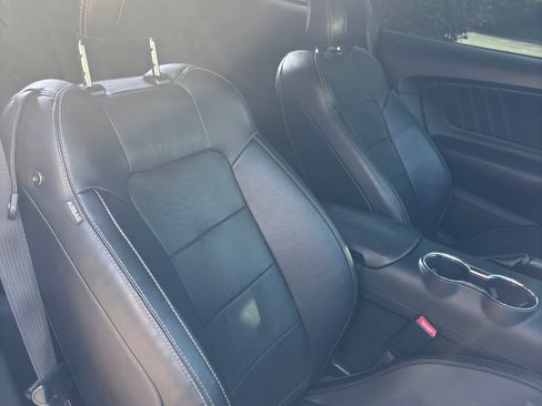 Used 2017 Ford Mustang GT Premium image 12